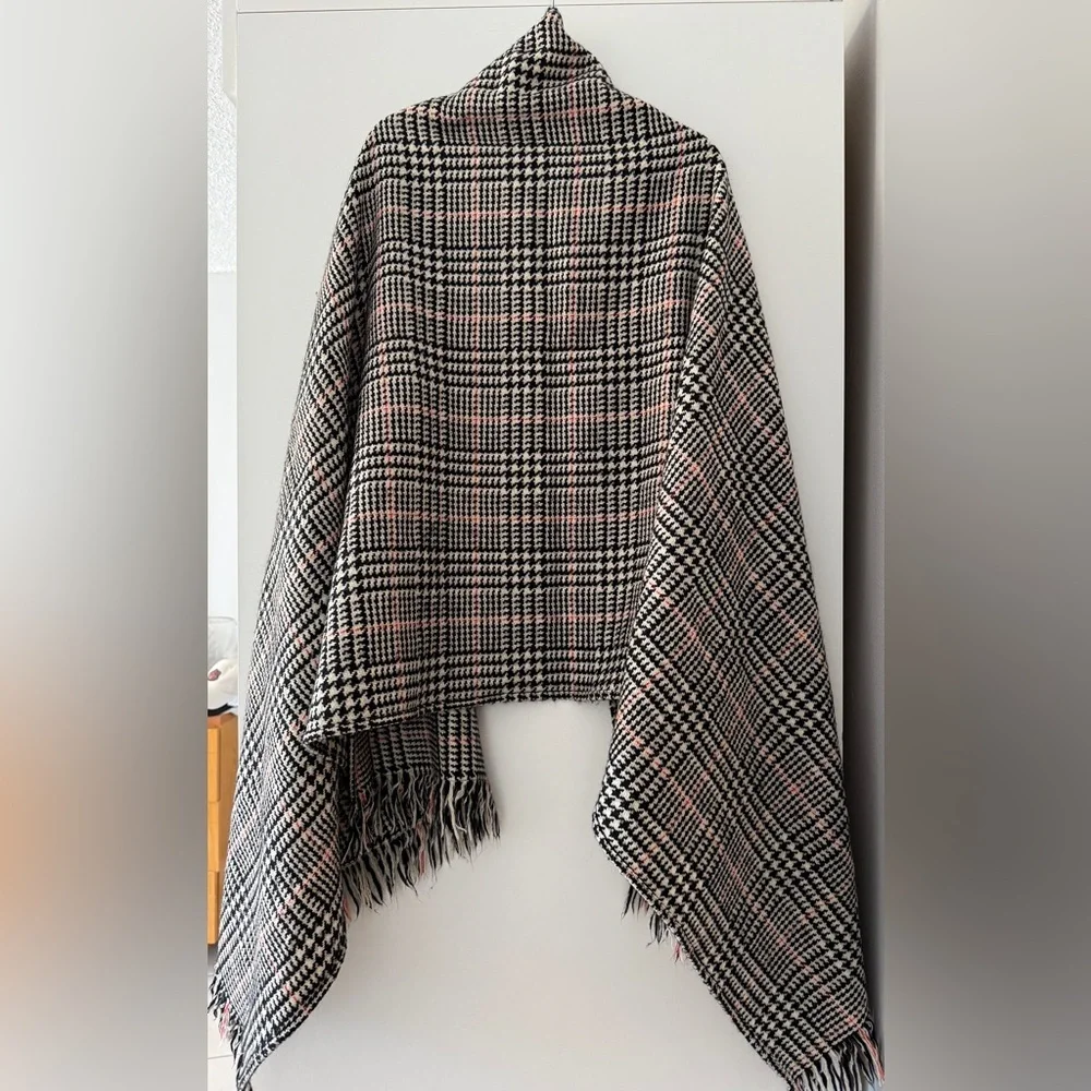Anne Klein Vintage Wool Shawl | Red Houndstooth Plaid | 29x72 - Picture 5 of 9